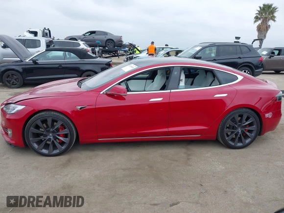 2019 Tesla Model S 100D z VIN 5YJSA1E46KF332066, wystawiony jako IAAI lot #42189828 z przebiegiem 55 751 mil mil oraz . Historia ofert i sprzedaży dostępna na DreamBid. Obrazek 14.