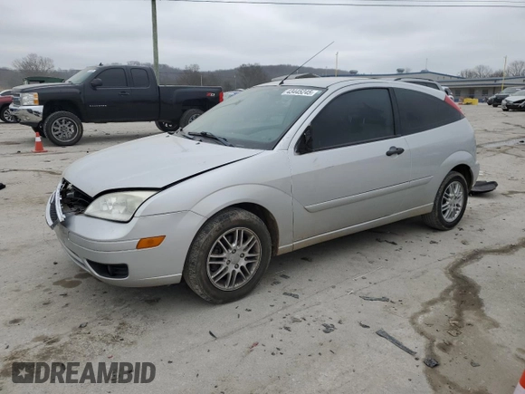 2006 Ford Focus S z VIN 1FAFP31N76W169137, wystawiony jako Copart lot #43445245 z przebiegiem 100 323 mil mil oraz Czysty tytuł • Clean title. Historia ofert i sprzedaży dostępna na DreamBid. Obrazek 1.