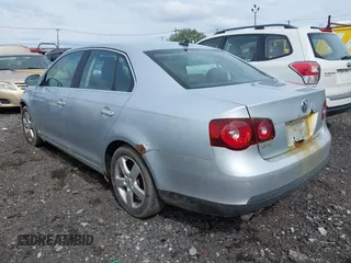 2008 Volkswagen Jetta SE with VIN 3VWRZ71K48M030372, listed as a IAAI auction lot 42182122 with 183,417 mi miles and . Bid and sale history available at DreamBid. Image 3.