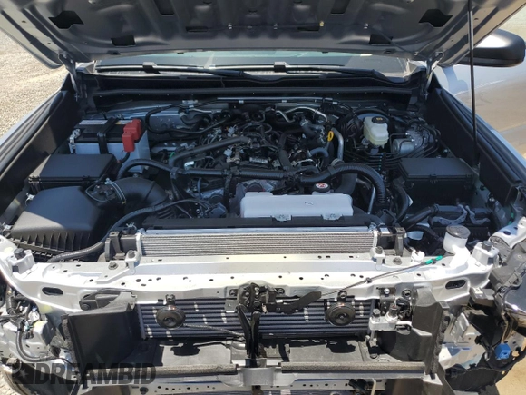 2025 Toyota 4Runner SR5 с VIN JTEVA5BR0S5006815, выставлен на аукционе Copart как лот 60238845 с пробегом 4 551 миль миль и Списание • Salvage title. История ставок и продаж доступна на DreamBid. Изображение 12.