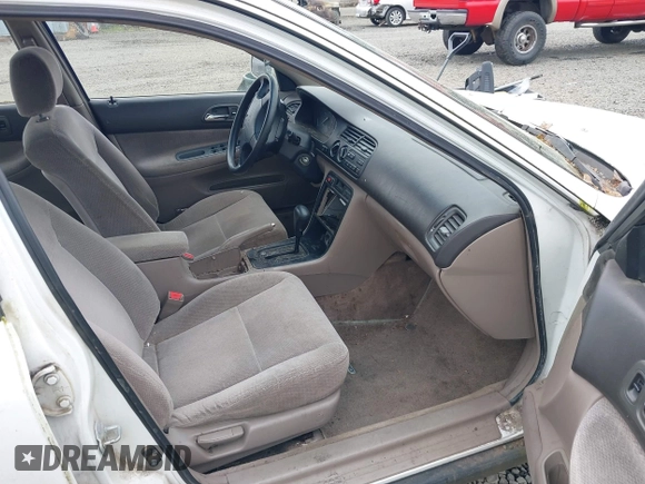 1996 Honda Accord LX with VIN 1HGCD5635TA031485, listed as a IAAI auction lot 42132216 with 158,686 mi miles and . Bid and sale history available at carsss.com. Image 5.