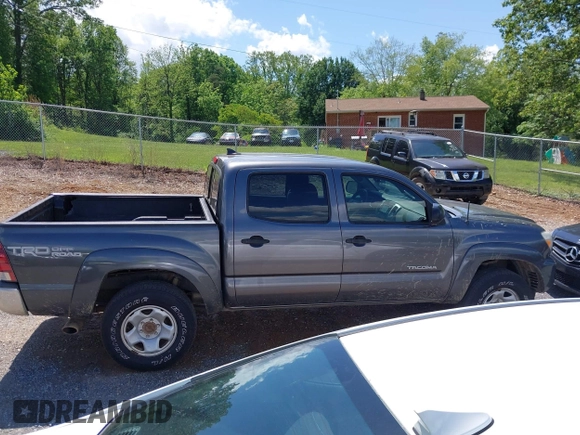 2014 Toyota Tacoma with VIN 5TFLU4ENXEX103129, listed as a IAAI auction lot 42230976 with 191,982 mi miles and . Bid and sale history available at DreamBid. Image 13.