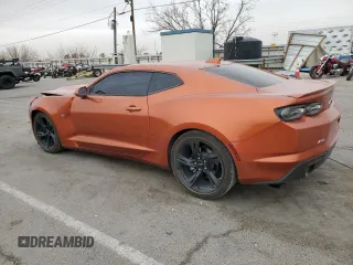 2024 Chevrolet Camaro 1LT z VIN 1G1FB1RS6R0109664, wystawiony jako Copart lot #49248365 z przebiegiem 21 394 mil mil oraz Czysty tytuł • Clean title. Historia ofert i sprzedaży dostępna na DreamBid. Obrazek 2.