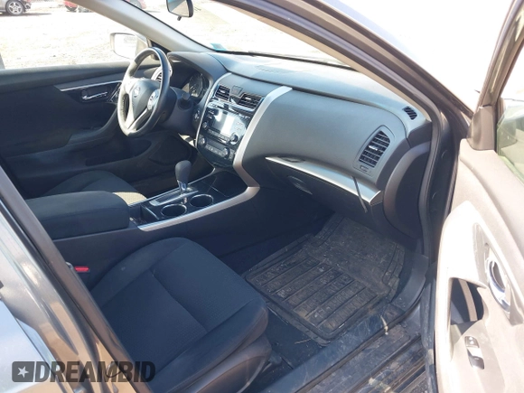 2014 Nissan Altima 2.5 with VIN 1N4AL3AP0EC291992, listed as a IAAI auction lot 41869836 with 70,471 mi miles. Bid and sale history available at carsss.com. Image 5.