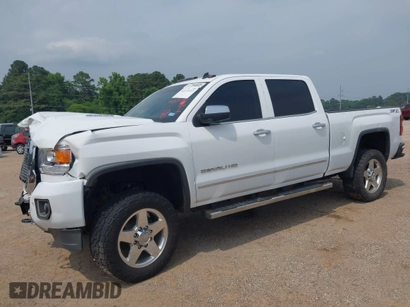 2015 GMC Sierra 2500HD Denali z VIN 1GT120E89FF190917, wystawiony jako IAAI lot #42271537 z przebiegiem 149 307 mil mil oraz . Historia ofert i sprzedaży dostępna na DreamBid. Obrazek 18.