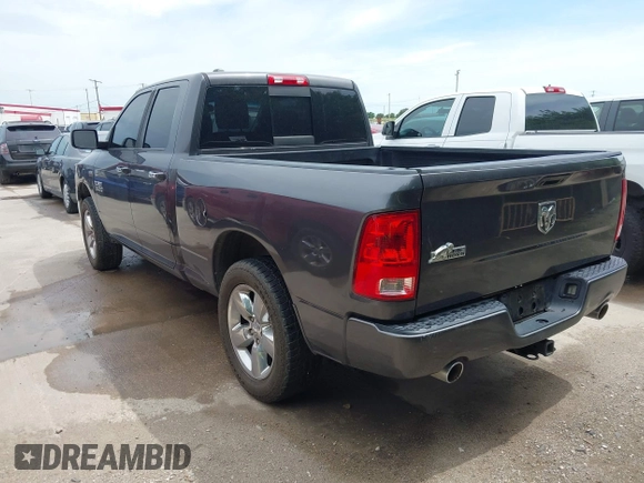 2015 Ram 1500 SLT z VIN 1C6RR6GT7FS742111, wystawiony jako IAAI lot #42469927 z przebiegiem 111 130 mil mil oraz . Historia ofert i sprzedaży dostępna na DreamBid. Obrazek 3.
