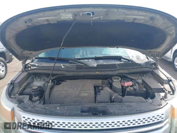 2015 Ford Explorer XLT with VIN 1FM5K7D81FGA27678, listed as a IAAI auction lot 41856729 with 170,635 mi miles and . Bid and sale history available at carsss.com. Image 10.