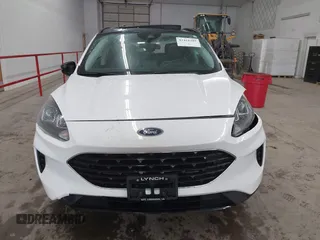 2021 Ford Escape SE z VIN 1FMCU9G61MUA32742, wystawiony jako IAAI lot #42418385 z przebiegiem 75 062 mil mil oraz . Historia ofert i sprzedaży dostępna na DreamBid. Obrazek 13.