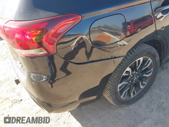 2018 Mitsubishi Outlander SEL with VIN JA4J24A56JZ031678, listed as a IAAI auction lot 38897134 with 146,701 mi miles and . Bid and sale history available at DreamBid. Image 18.