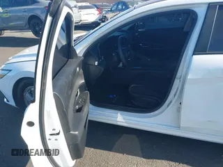 2024 Hyundai Elantra SE with VIN KMHLL4DG8RU816118, listed as a IAAI auction lot 42503570 with 18,730 mi miles and . Bid and sale history available at DreamBid. Image 5.