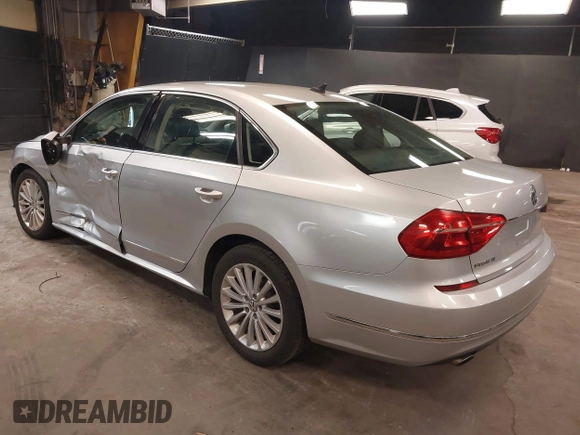 2016 Volkswagen Passat SE z VIN 1VWBT7A30GC020823, wystawiony jako IAAI lot #42204074 z przebiegiem 87 784 mil mil oraz . Historia ofert i sprzedaży dostępna na DreamBid. Obrazek 3.