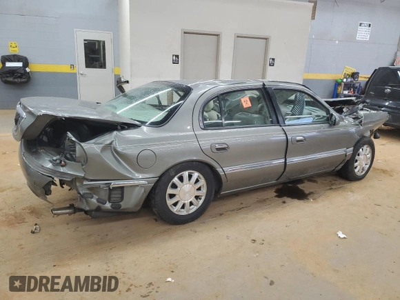 2000 Lincoln Continental with VIN 1LNHM97V1YY925599, listed as a Copart auction lot 43985935 with 0 mi miles and Salvage Title. Bid and sale history available at carsss.com. Image 3.