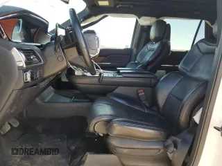 2020 Lincoln Navigator Reserve z VIN 5LMJJ3LT4LEL21810, wystawiony jako Copart lot #57626325 z przebiegiem 72 058 mil mil oraz Szkoda całkowita • Salvage title. Historia ofert i sprzedaży dostępna na DreamBid. Obrazek 7.