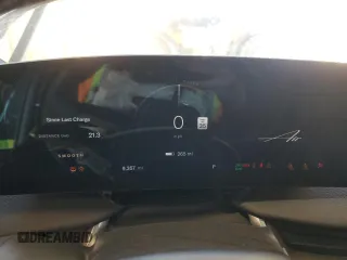 2023 Lucid Air Touring z VIN 50EA1TEA7PA003630, wystawiony jako Copart lot #50743355 z przebiegiem 9357 mil mil oraz Szkody całkowita. Historia ofert i sprzedaży dostępna na DreamBid. Obrazek 9.
