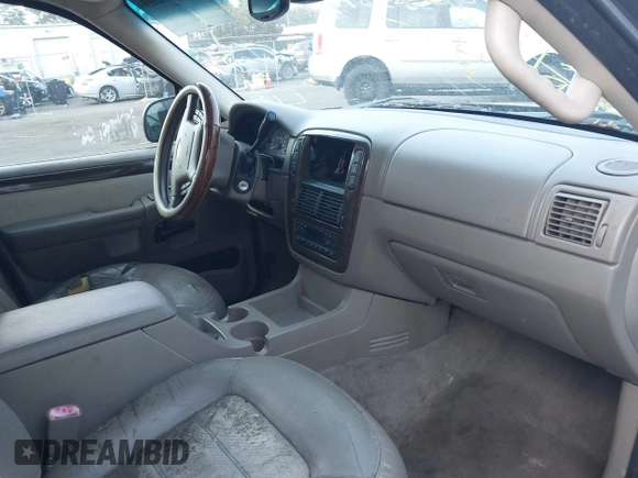 2002 Ford Explorer Eddie Bauer with VIN 1FMZU74W92ZB32879, listed as a IAAI auction lot 39327971 with 128,592 mi miles and . Bid and sale history available at DreamBid. Image 5.