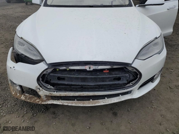 2013 Tesla Model S with VIN 5YJSA1CG3DFP16662, listed as a Copart auction lot 83674474 with 105,013 mi miles and Salvage Title. Bid and sale history available at carsss.com. Image 13.