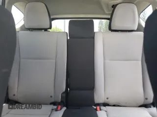 2018 Toyota RAV4 XLE z VIN JTMWFREV6JJ175916, wystawiony jako Copart lot #57239285 z przebiegiem 118 001 mil mil oraz Nie do naprawy • Non repairable. Historia ofert i sprzedaży dostępna na DreamBid. Obrazek 10.