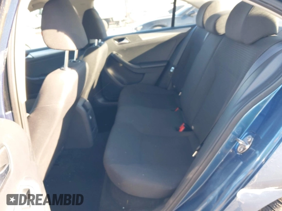 2015 Volkswagen Jetta SE z VIN 3VWD07AJ4FM285676, wystawiony jako IAAI lot #41787061 z przebiegiem 142 537 mil mil oraz . Historia ofert i sprzedaży dostępna na DreamBid. Obrazek 8.