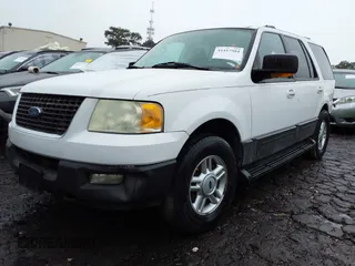 2004 Ford Expedition Special Service with VIN 1FMPU16L94LB64096, listed as a IAAI auction lot 41417984 with 1 mi miles. Bid and sale history available at carsss.com. Image 2.