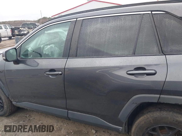 2019 Toyota RAV4 XLE with VIN 2T3W1RFV4KW048145, listed as a IAAI auction lot 41723621 with 180,051 mi miles. Bid and sale history available at carsss.com. Image 14.