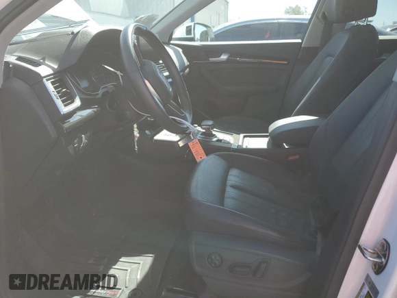 2020 Audi Q5 Premium z VIN WA1ANAFY3L2013367, wystawiony jako Copart lot #57328025 z przebiegiem Nie podano mil oraz Szkoda całkowita • Salvage title. Historia ofert i sprzedaży dostępna na DreamBid. Obrazek 7.
