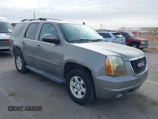 2007 GMC Yukon SLE w/3SA with VIN 1GKFC13C77R273041, listed as a IAAI auction lot 41548326 with 108,738 mi miles. Bid and sale history available at carsss.com. Image 1.