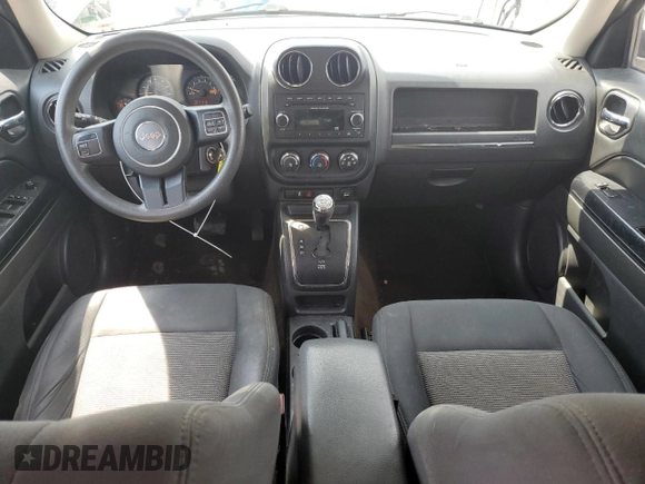 2014 Jeep Patriot Altitude z VIN 1C4NJPBA1ED523741, wystawiony jako Copart lot #59287135 z przebiegiem 194 757 mil mil oraz Szkoda całkowita • Salvage title. Historia ofert i sprzedaży dostępna na DreamBid. Obrazek 8.