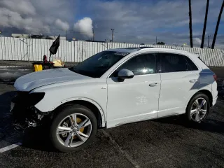 2020 Audi Q3 S line Premium with VIN WA1DECF34L1038801, listed as a Copart auction lot 69990392 with 33,152 mi miles. Bid and sale history available at carsss.com. Image 1.