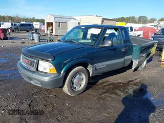 1998 GMC Sonoma SLS with VIN 1GTCS19X7W8527833, listed as a IAAI auction lot 41427791 with 232,462 mi miles. Bid and sale history available at carsss.com. Image 2.