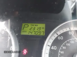 2008 Hyundai Accent SE z VIN KMHCN36C28U063313, wystawiony jako IAAI lot #42241892 z przebiegiem 147 097 mil mil oraz . Historia ofert i sprzedaży dostępna na DreamBid. Obrazek 16.