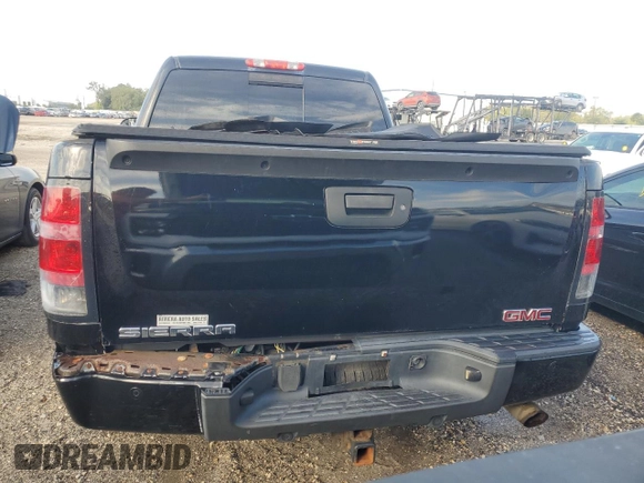 2008 GMC Sierra Denali z VIN 2GTEK638281248433, wystawiony jako Copart lot #79212524 z przebiegiem 218 840 mil mil oraz Szkody całkowita. Historia ofert i sprzedaży dostępna na DreamBid. Obrazek 6.