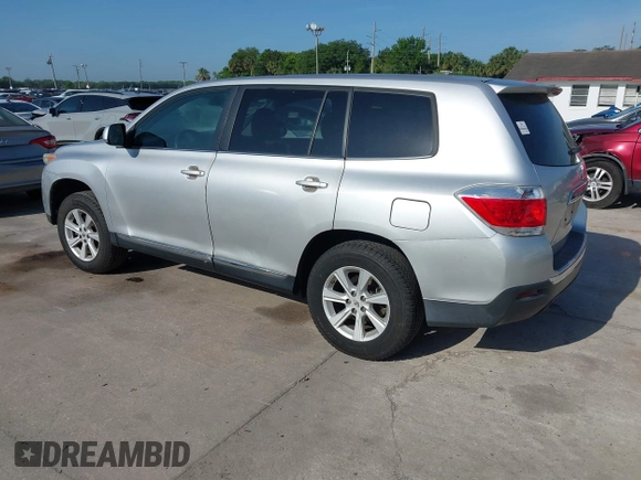 2013 Toyota Highlander with VIN 5TDZA3EHXDS031859, listed as a IAAI auction lot 41930139 with 140,920 mi miles and . Bid and sale history available at DreamBid. Image 3.