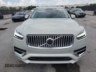2021 Volvo XC90 Inscription Expression with VIN YV4BR00L5M1756476, listed as a Copart auction lot 58177035 with 45,699 mi miles and Salvage title. Bid and sale history available at DreamBid. Image 5.
