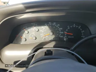 2000 Ford Excursion Special Serv z VIN 1FMNU40LXYEA64231, wystawiony jako Copart lot #50645995 z przebiegiem 218 047 mil mil oraz Czysty tytuł • Clean title. Historia ofert i sprzedaży dostępna na DreamBid. Obrazek 9.