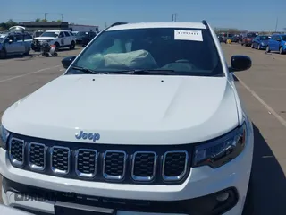 2025 Jeep Compass Latitude with VIN 3C4NJDBN4ST554344, listed as a IAAI auction lot 41993411 with 633 mi miles and . Bid and sale history available at DreamBid. Image 12.