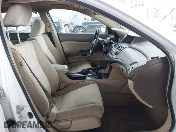 2008 Honda Accord LX z VIN 1HGCP26318A106812, wystawiony jako IAAI lot #41741788 z przebiegiem 117 140 mil mil oraz . Historia ofert i sprzedaży dostępna na DreamBid. Obrazek 5.