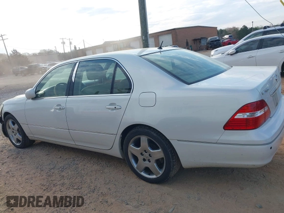 2005 Lexus LS 430 with VIN JTHBN36FX55011393, listed as a IAAI auction lot 41883790 with 186,981 mi miles. Bid and sale history available at carsss.com. Image 14.