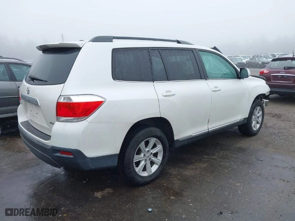 2012 Toyota Highlander with VIN 5TDBK3EH2CS117745, listed as a IAAI auction lot 41912110 with 216,449 mi miles. Bid and sale history available at carsss.com. Image 4.