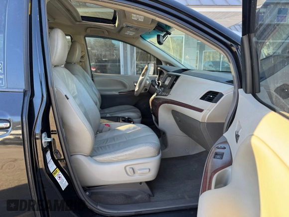 2013 Toyota Sienna XLE with VIN 5TDDK3DC3DS052713, listed as a Copart auction lot 43234125 with 284,884 mi miles and Clean Title. Bid and sale history available at DreamBid. Image 5.
