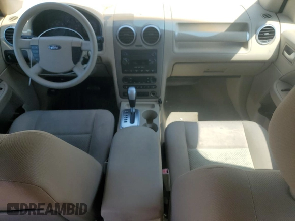 2006 Ford Freestyle SE z VIN 1FMZK01126GA50998, wystawiony jako Copart lot #58697065 z przebiegiem 203 698 mil mil oraz Czysty tytuł • Clean title. Historia ofert i sprzedaży dostępna na DreamBid. Obrazek 8.