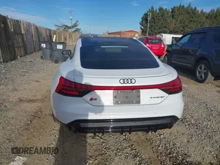 2023 Audi RS e-tron GT z VIN WAUBHBFW5P7903655, wystawiony jako IAAI lot #40952092 z przebiegiem 8959 mil mil oraz . Historia ofert i sprzedaży dostępna na DreamBid. Obrazek 16.