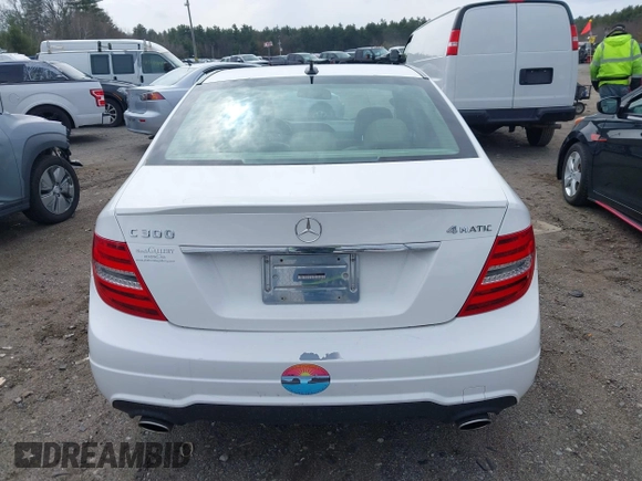 2013 Mercedes-Benz C 300 Sport z VIN WDDGF8AB3DR269791, wystawiony jako IAAI lot #41868133 z przebiegiem 140 336 mil mil oraz . Historia ofert i sprzedaży dostępna na DreamBid. Obrazek 15.