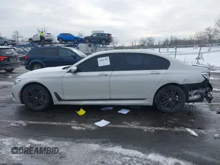 2018 BMW 7 Series 740i xDrive with VIN WBA7E4C59JGV23876, listed as a IAAI auction lot 41381398 with 106,675 mi miles. Bid and sale history available at carsss.com. Image 14.
