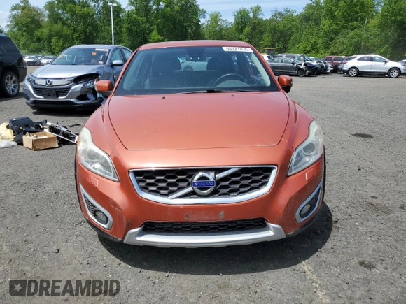 2012 Volvo C30 z VIN YV1672MK8C2278015, wystawiony jako Copart lot #58327835 z przebiegiem Nie podano mil oraz Tytuł czysty. Historia ofert i sprzedaży dostępna na DreamBid. Obrazek 5.