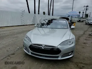 2015 Tesla Model S 85D with VIN 5YJSA1H28FFP78686, listed as a Copart auction lot 53310595 with 69,682 mi miles and Salvage Title. Bid and sale history available at carsss.com. Image 10.