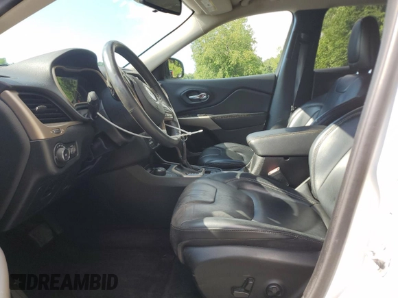 2017 Jeep Cherokee Latitude with VIN 1C4PJMCS8HW659923, listed as a Copart auction lot 64478185 with 118,169 mi miles and Salvage title. Bid and sale history available at DreamBid. Image 7.