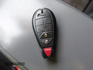 2014 Jeep Cherokee Latitude z VIN 1C4PJMCS7EW124660, wystawiony jako IAAI lot #42310356 z przebiegiem 322 480 mil mil oraz . Historia ofert i sprzedaży dostępna na DreamBid. Obrazek 11.