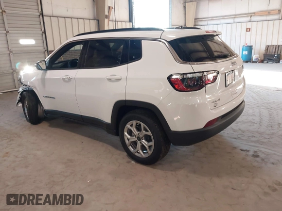 2025 Jeep Compass Latitude with VIN 3C4NJDBNXST535796, listed as a IAAI auction lot 41776776 with 1,037 mi miles and . Bid and sale history available at DreamBid. Image 3.
