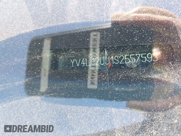 2025 Volvo XC40 Core Bright Theme with VIN YV4L12UJ1S2557593, listed as a IAAI auction lot 42013569 with 1,779 mi miles and . Bid and sale history available at DreamBid. Image 9.