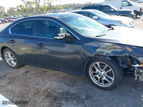 2009 Nissan Maxima 3.5 S with VIN 1N4AA51E29C808229, listed as a IAAI auction lot 41222092 with 150,622 mi miles. Bid and sale history available at carsss.com. Image 14.